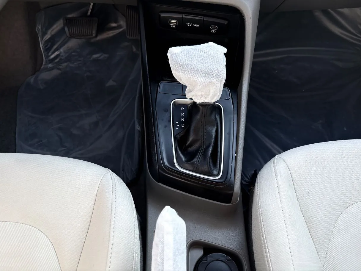 Car image 24