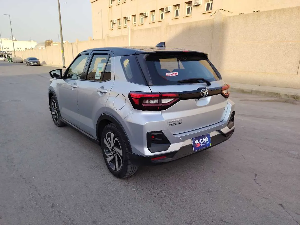 Car image 7