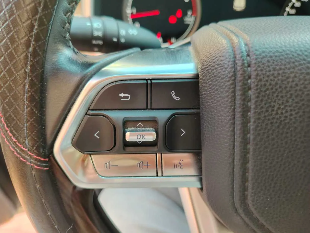 Car image 36
