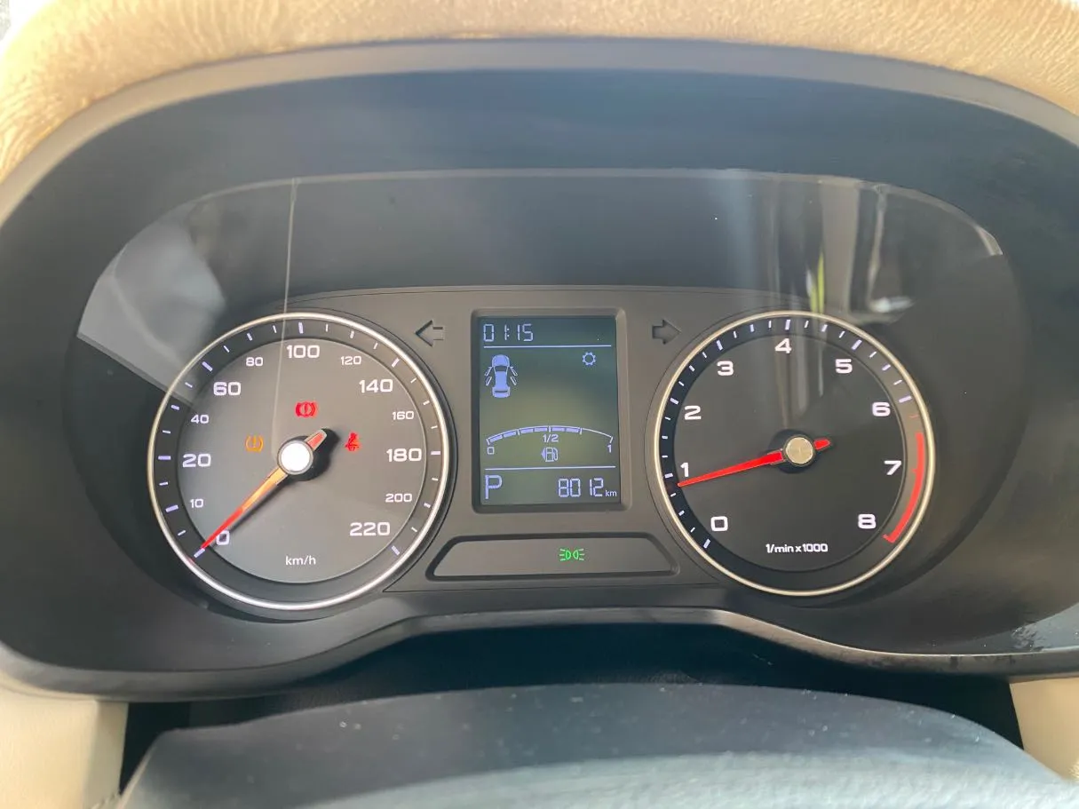 Car image 18