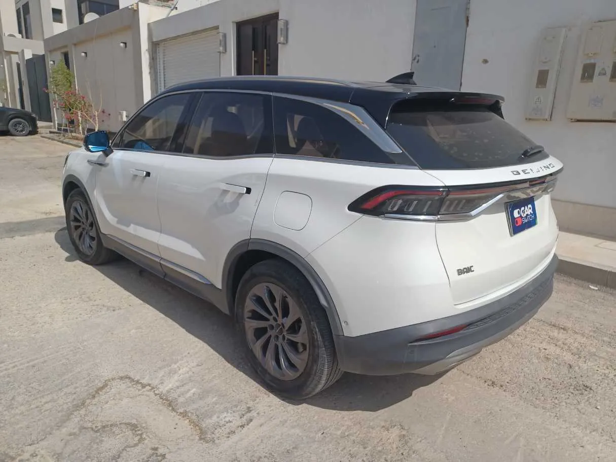 Car image 7