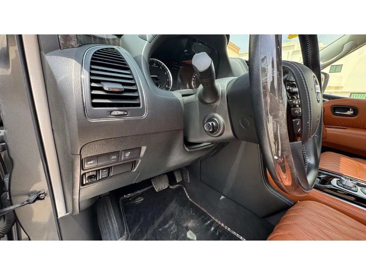 Car image 28