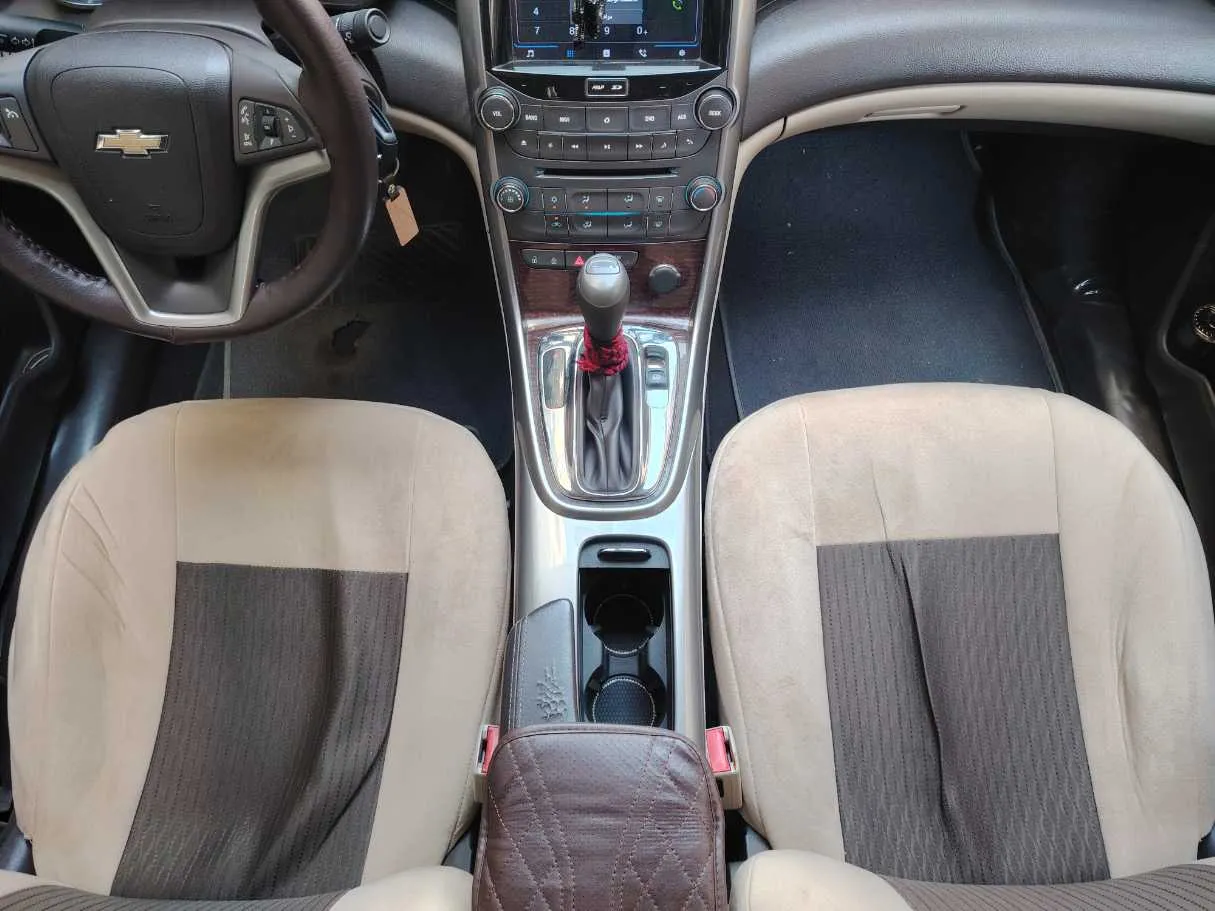 Car image 18