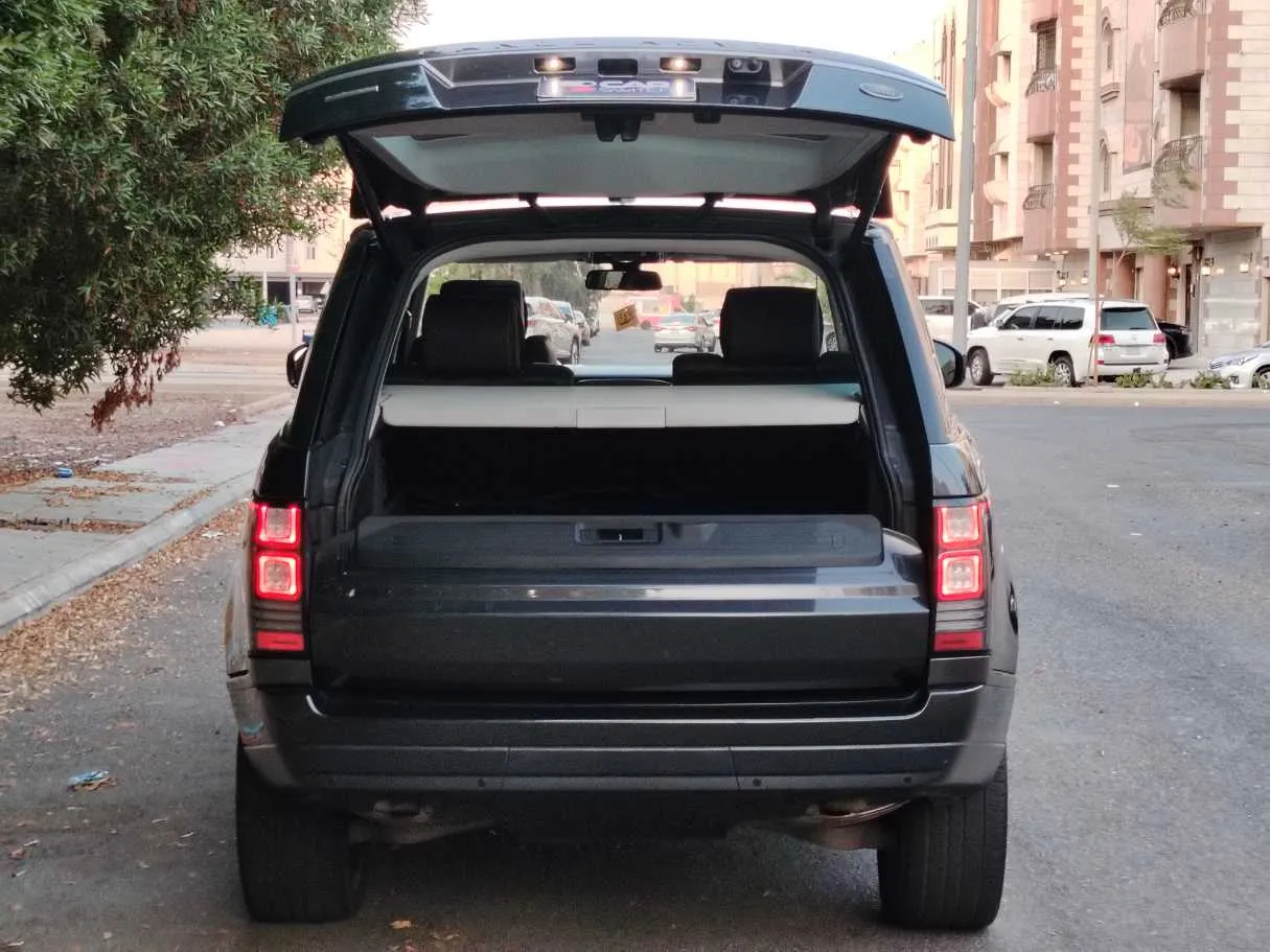 Car image 30