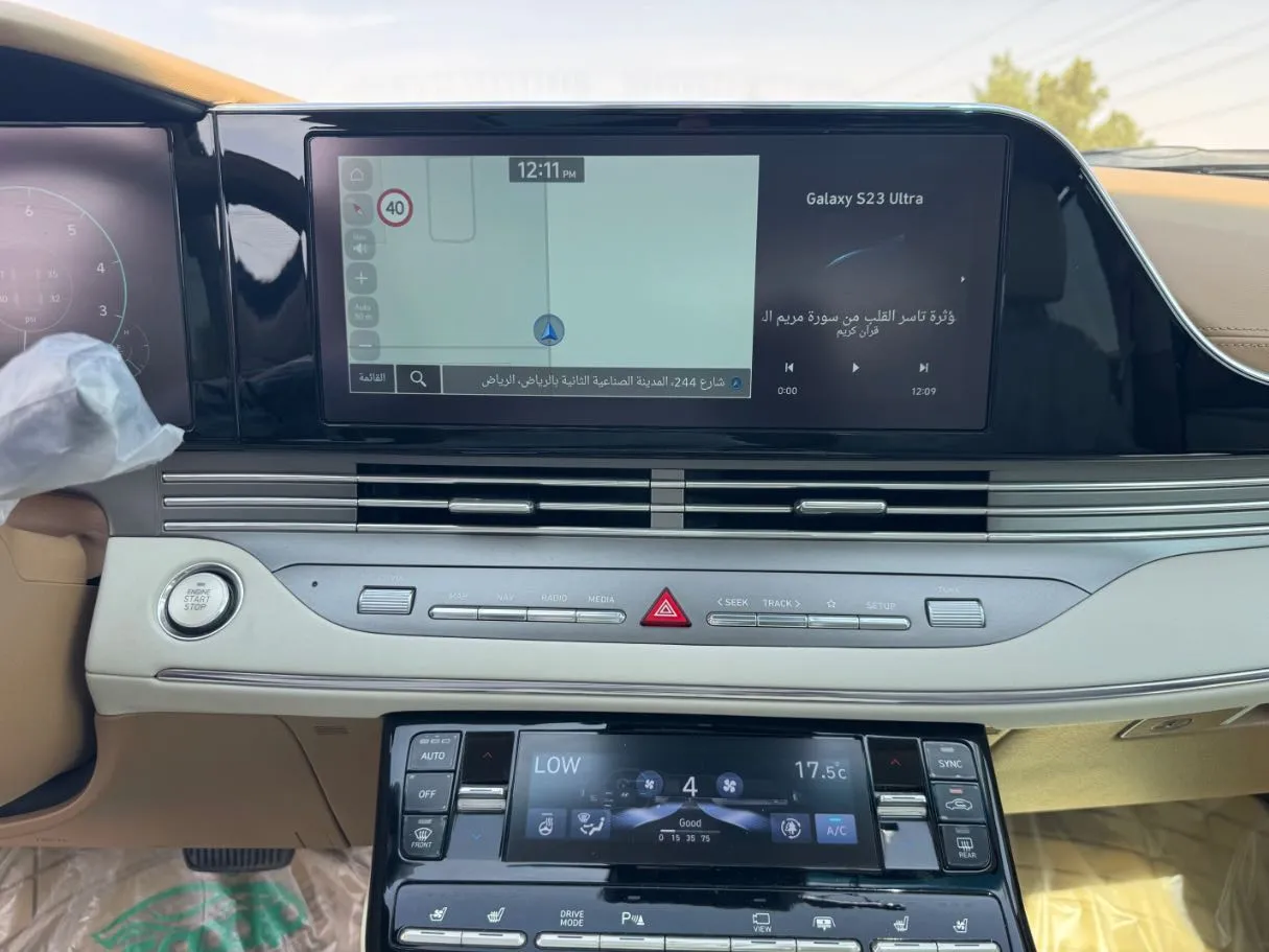 Car image 16
