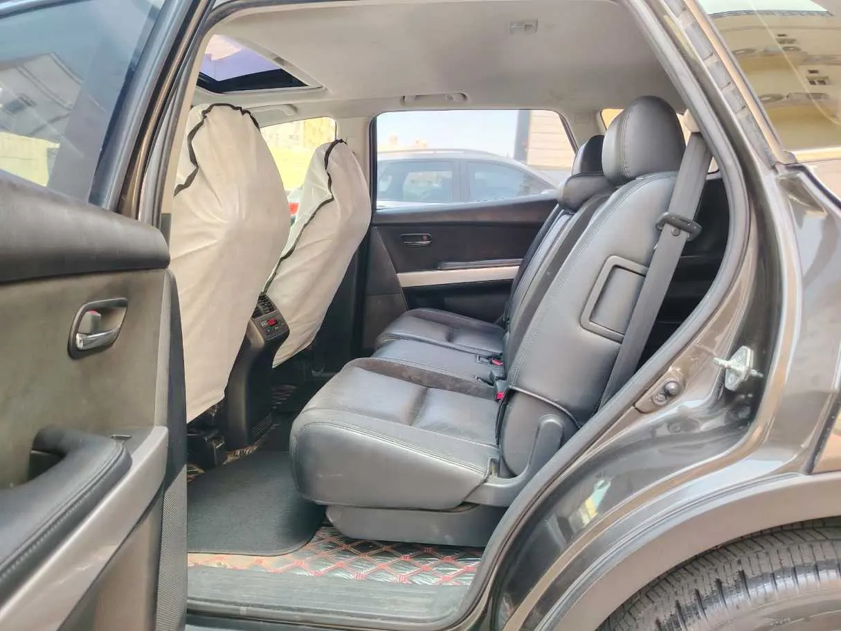 Car image 18