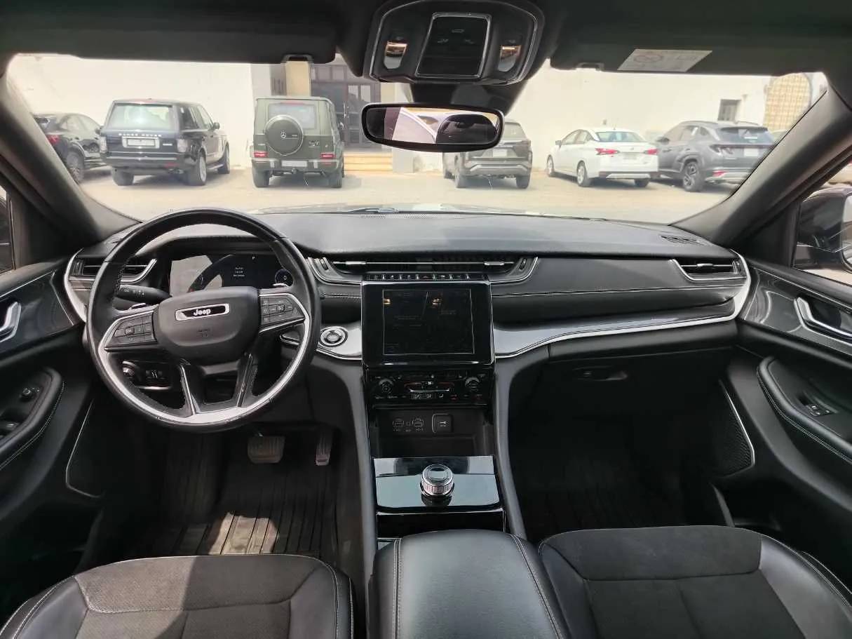 Car image 20