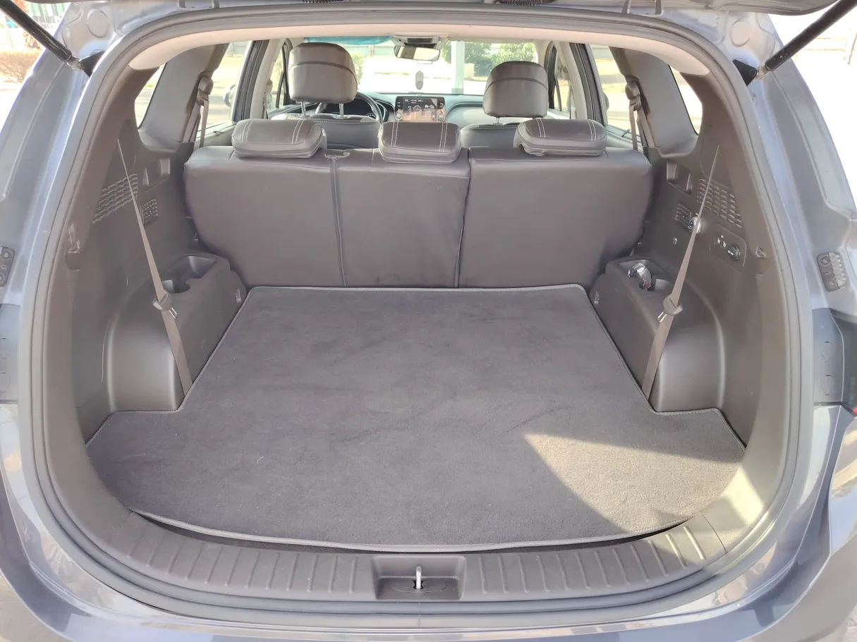 Car image 26