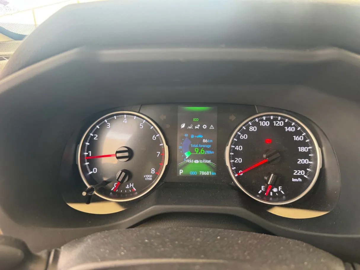 Car image 18