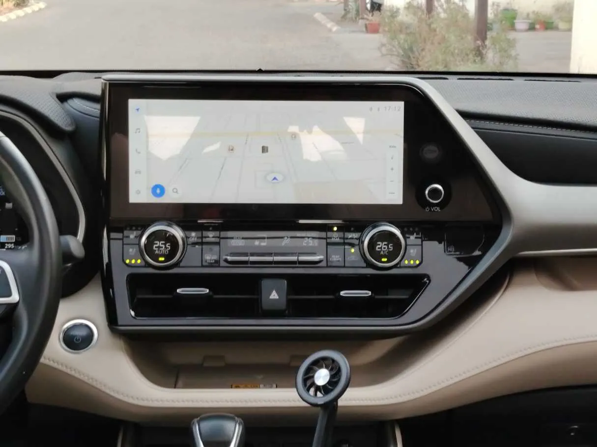 Car image 21