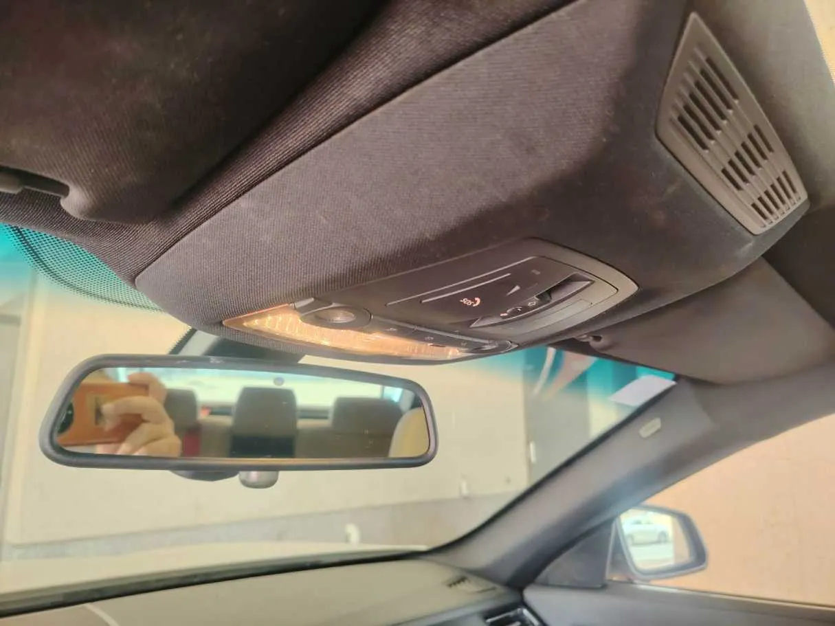 Car image 36