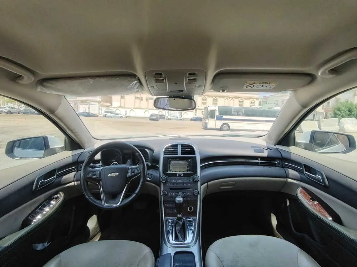 Car image 15