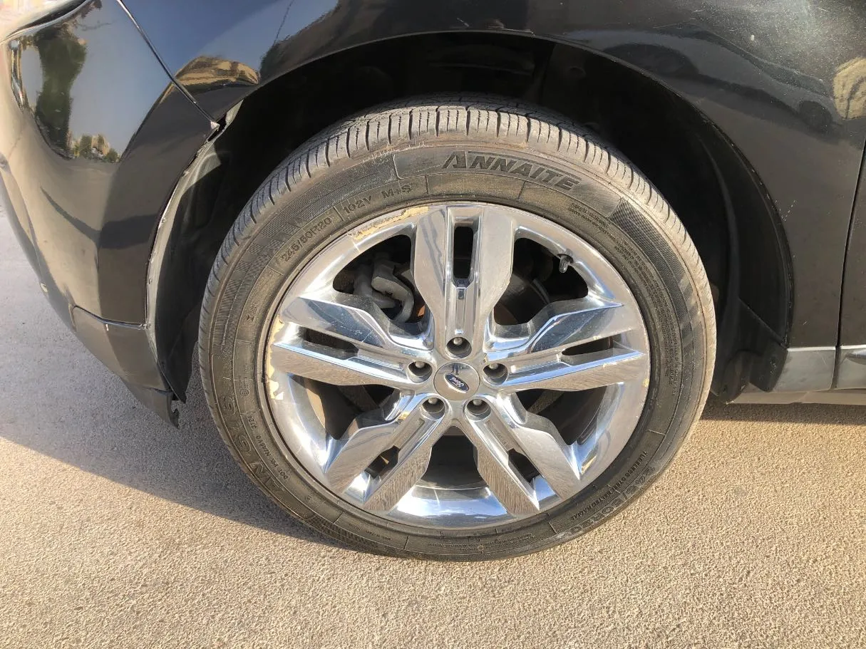 Car image 10