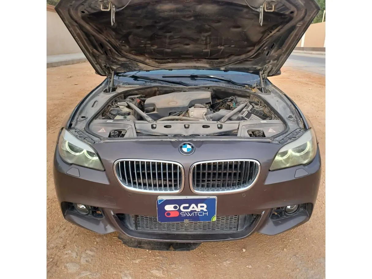 Car image 26