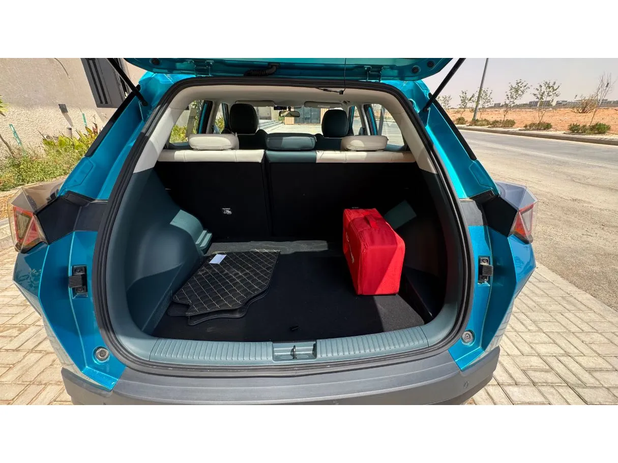 Car image 22