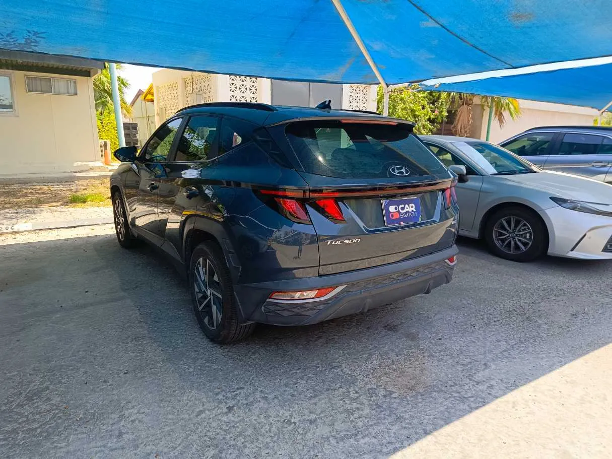 Car image 7