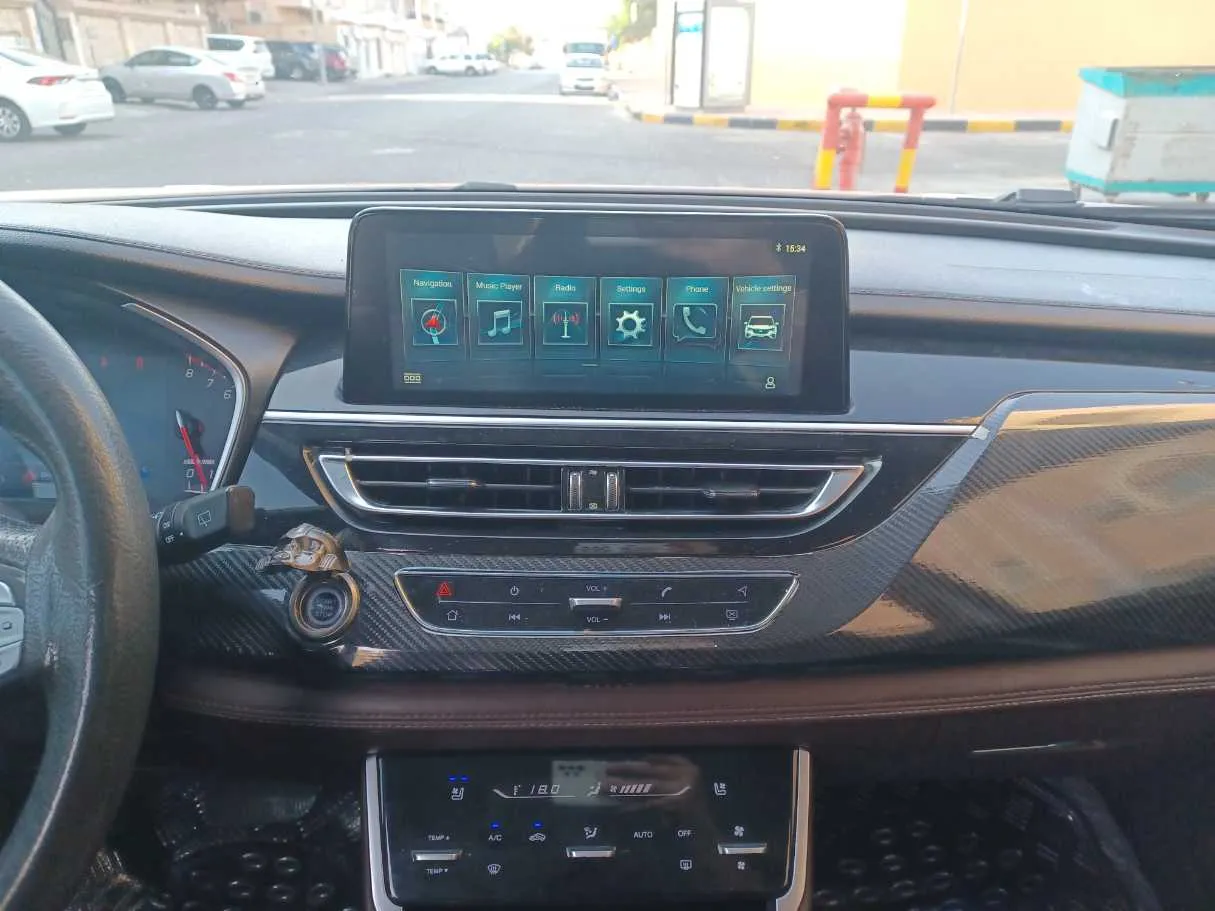 Car image 14