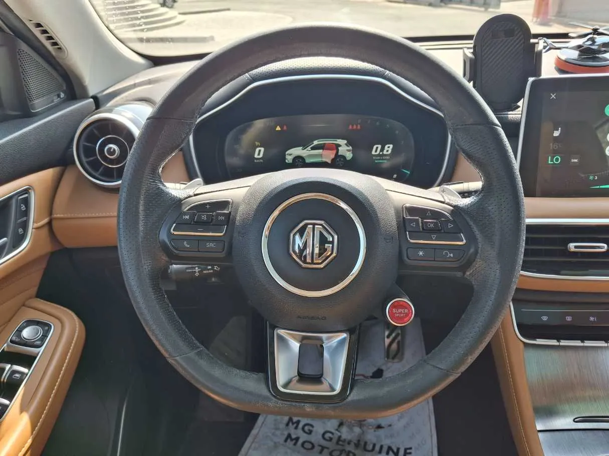 Car image 17