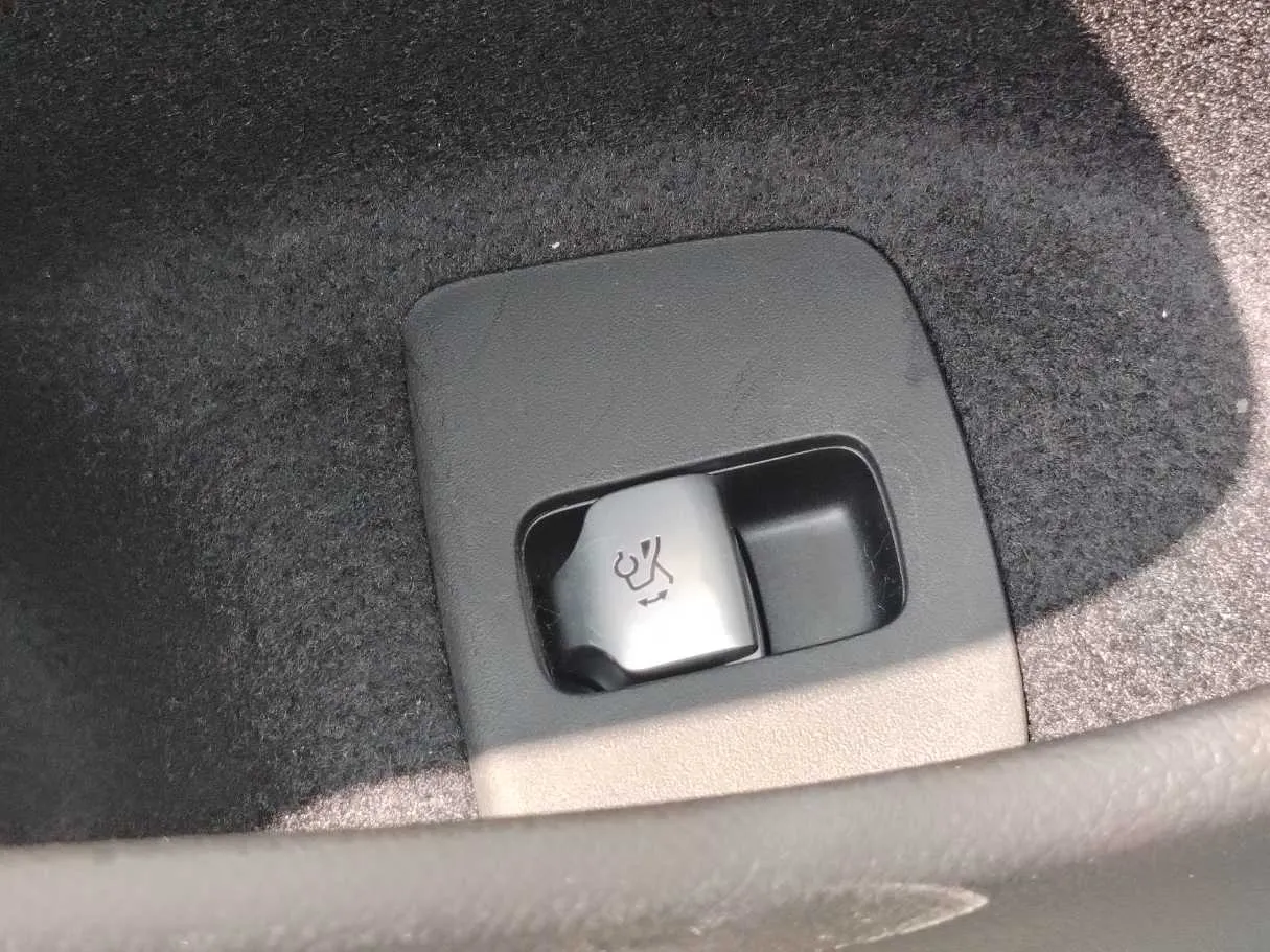Car image 39