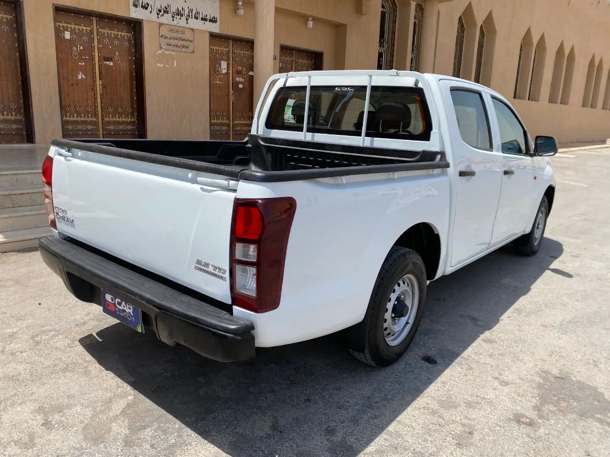 Car image 4