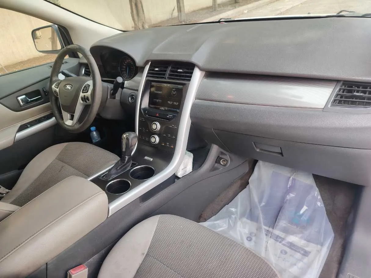 Car image 15