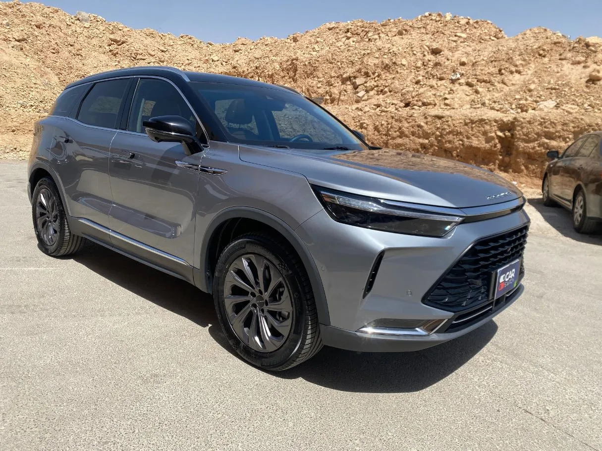 Car image 3