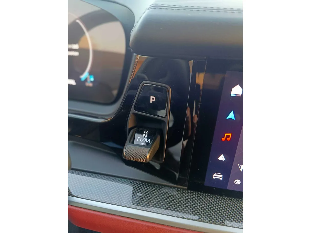 Car image 30