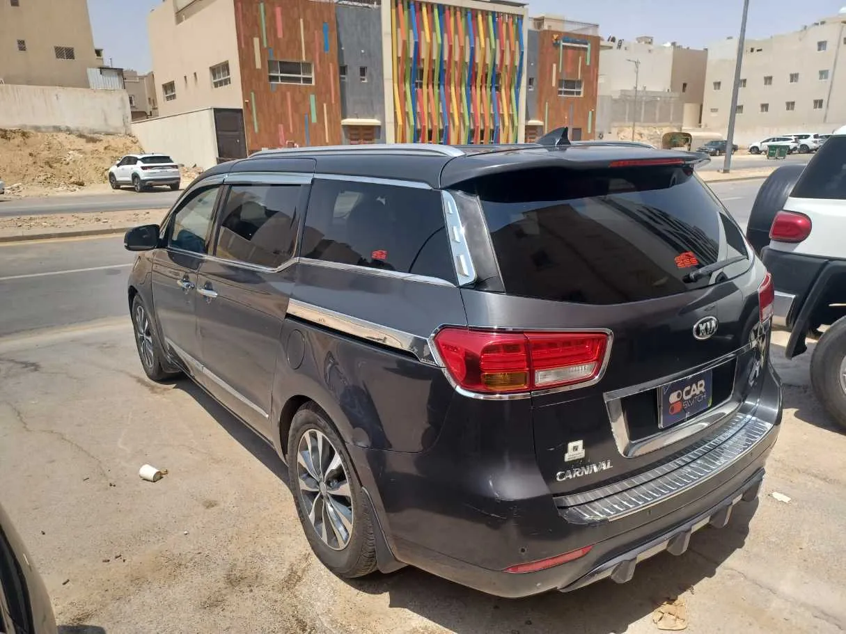 Car image 7
