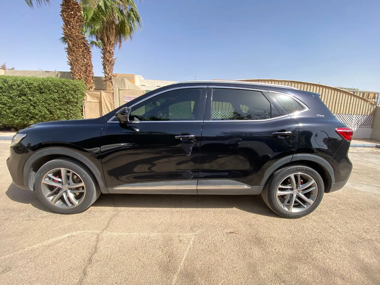 Car image 8