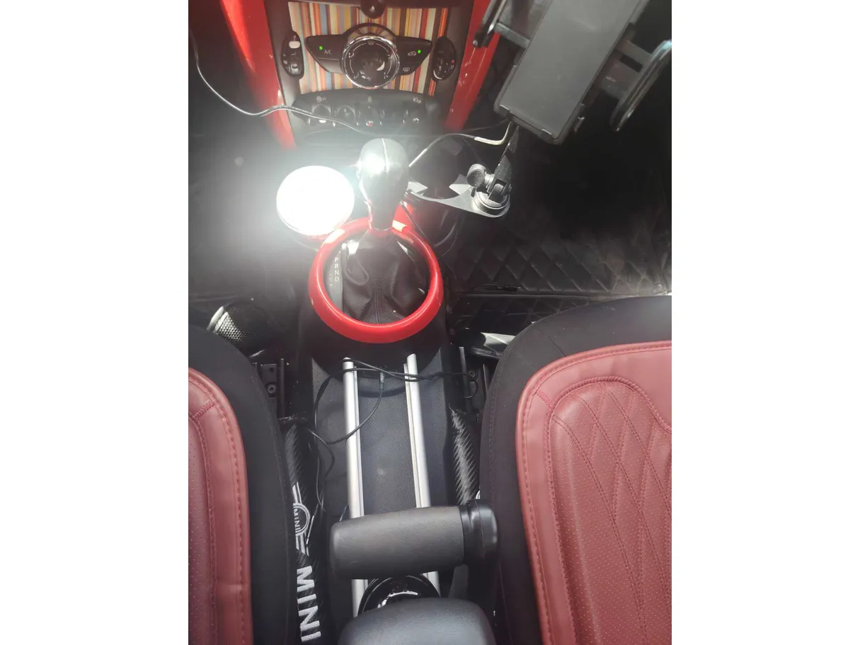 Car image 19