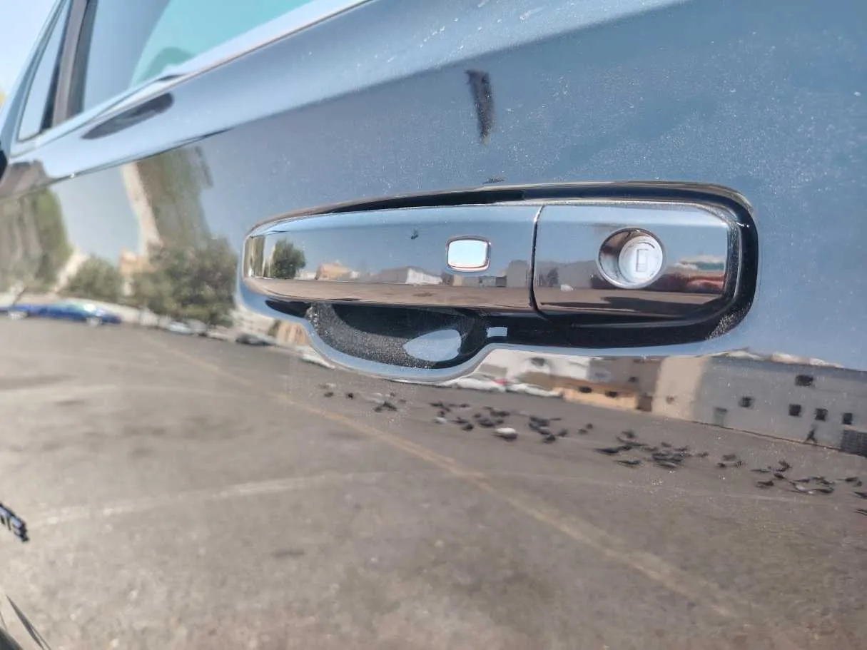 Car image 27
