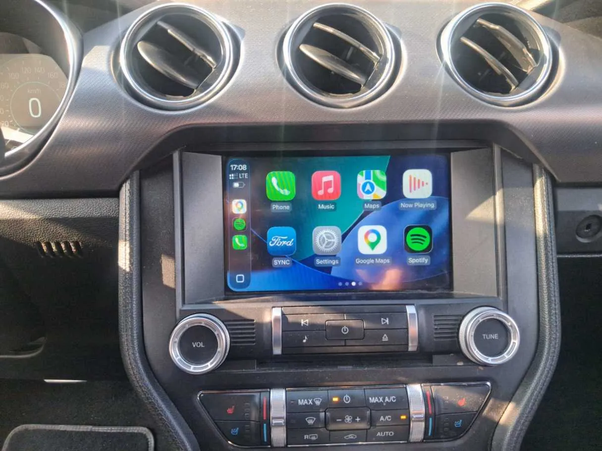 Car image 14