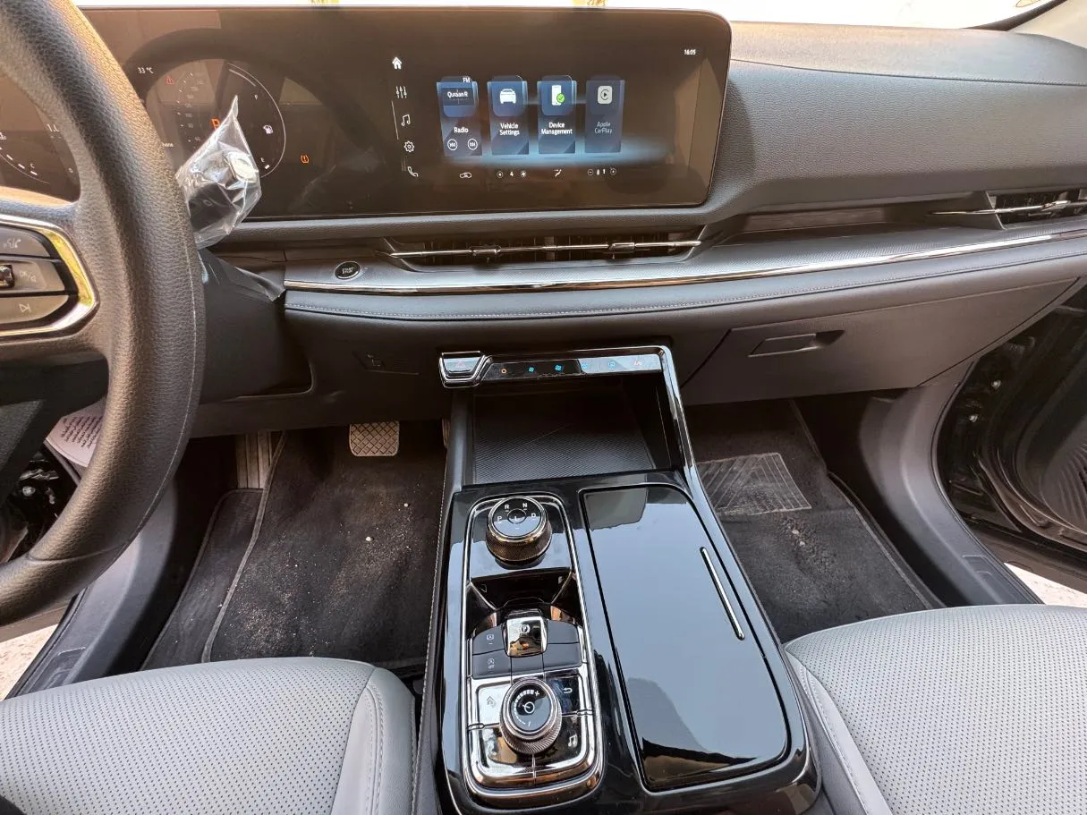 Car image 15
