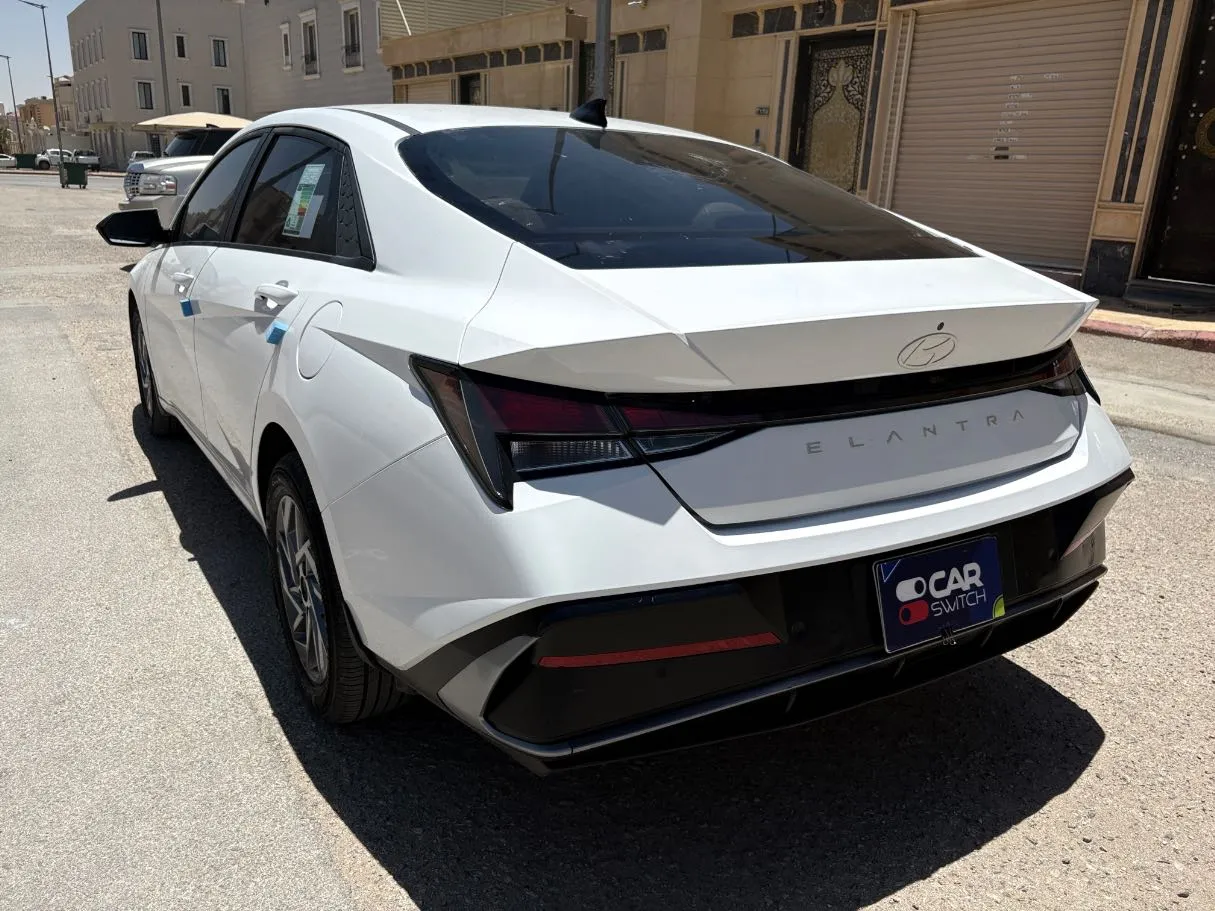 Car image 7