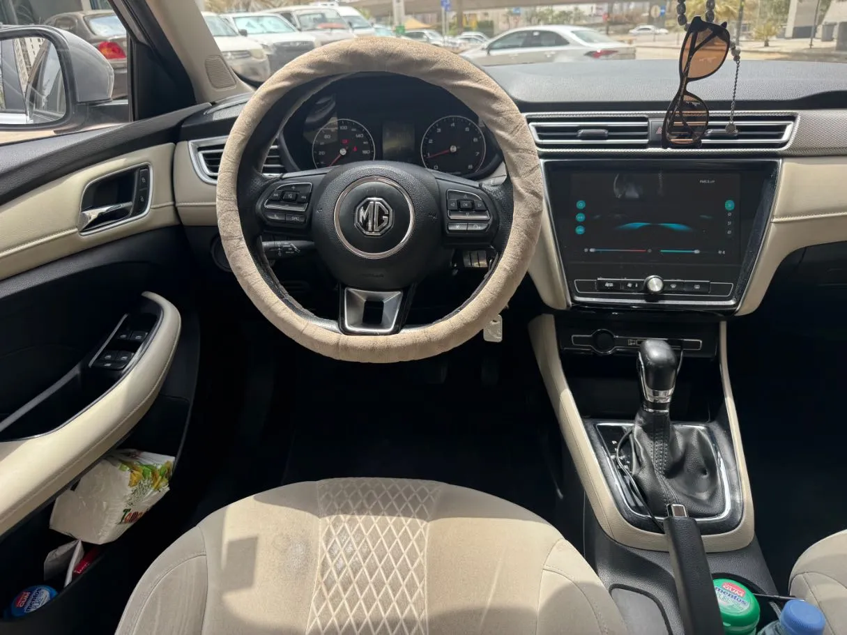 Car image 17