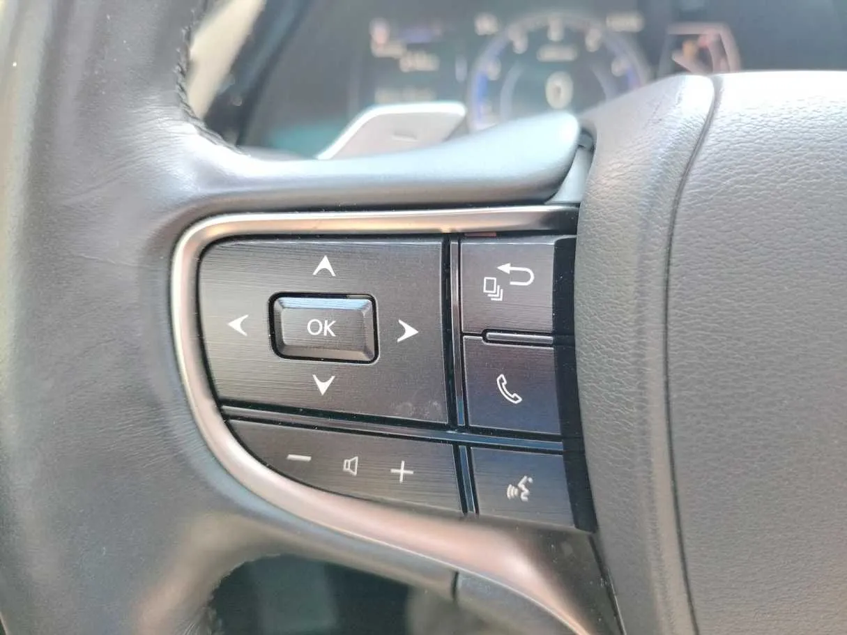 Car image 40
