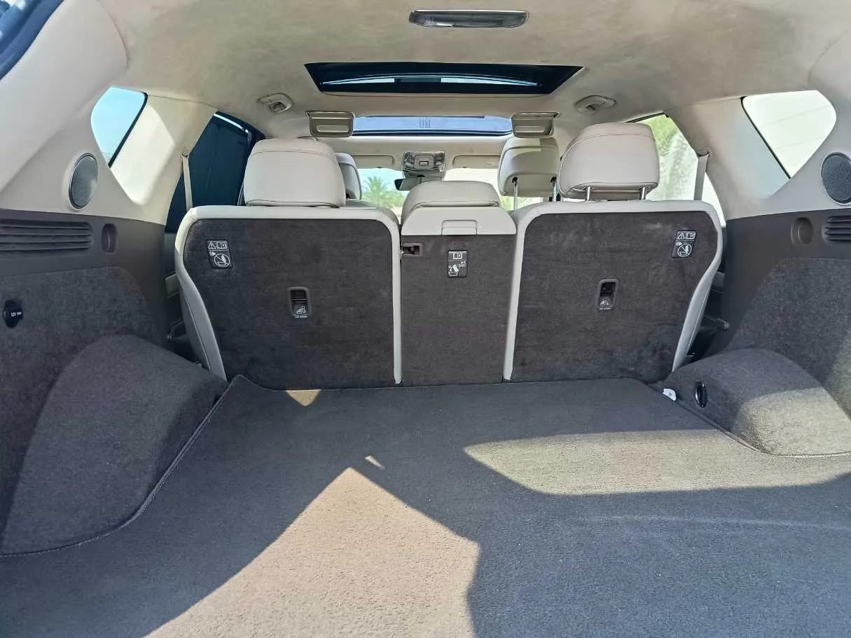 Car image 32