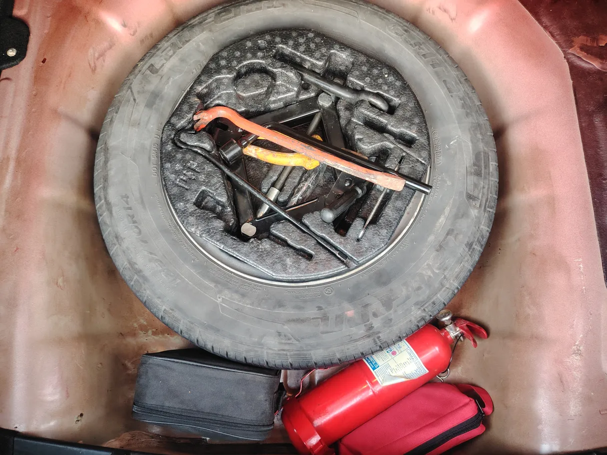 Car image 24