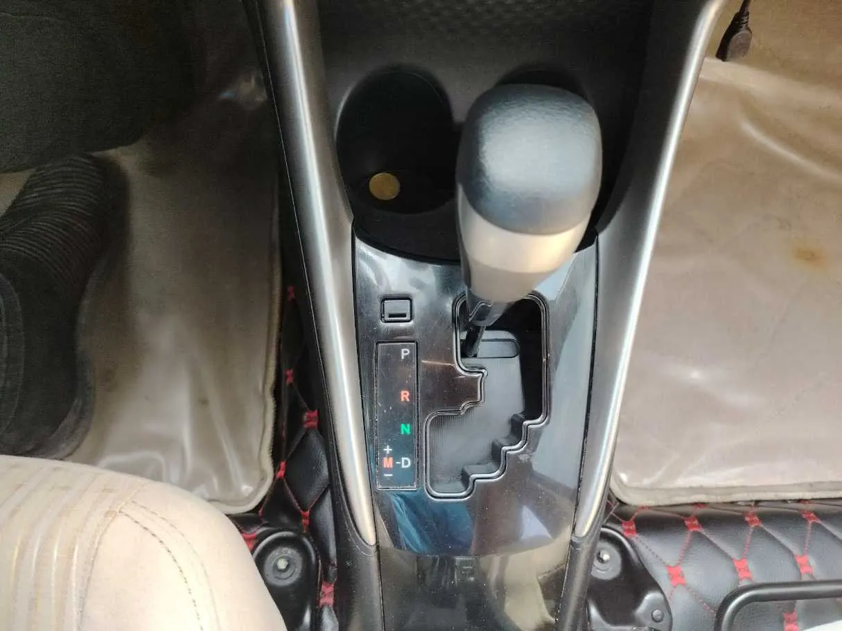 Car image 25