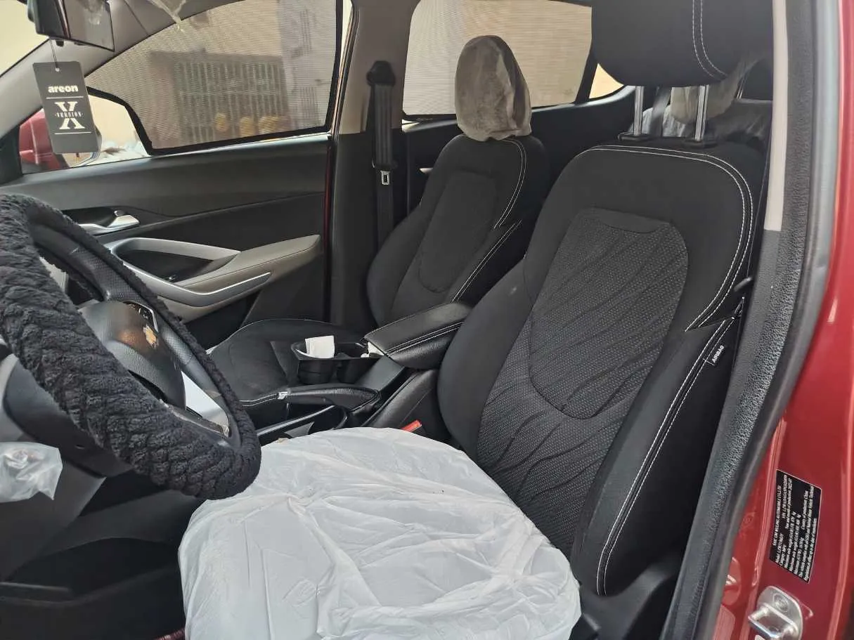 Car image 13