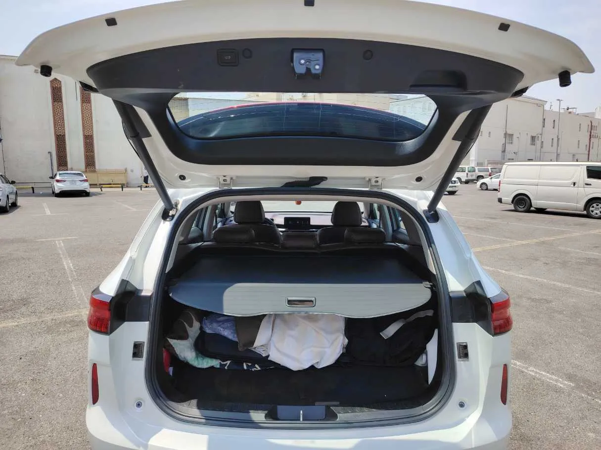Car image 25