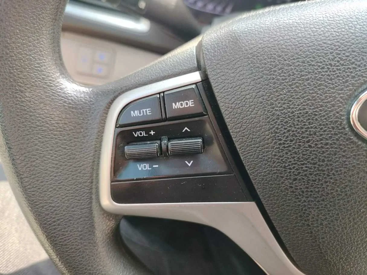 Car image 36