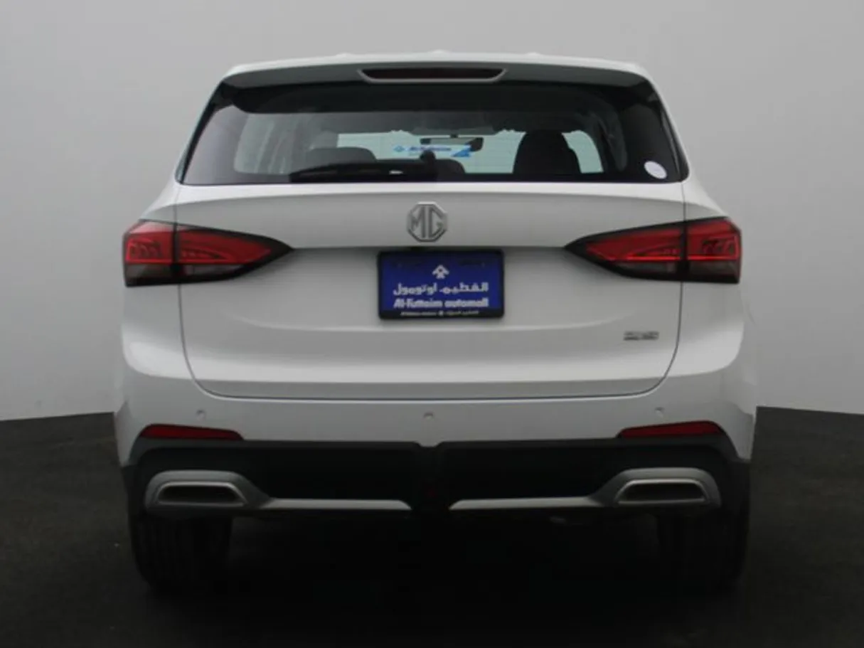 Car image 11