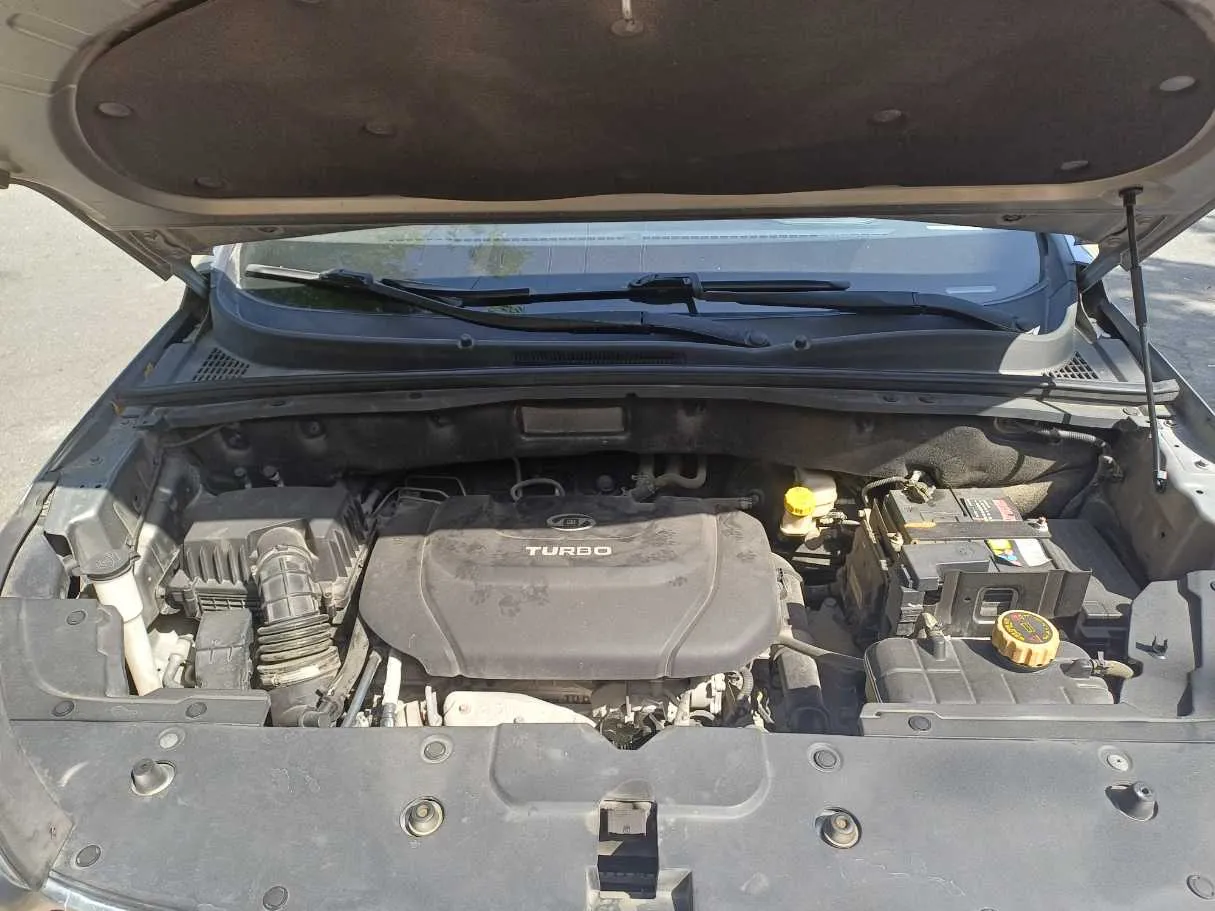 Car image 24