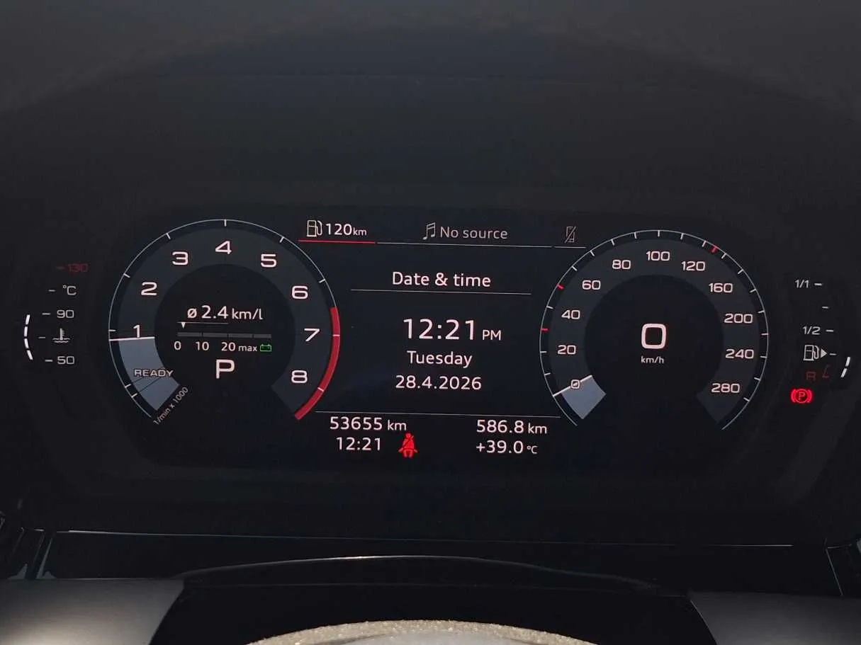 Car image 20