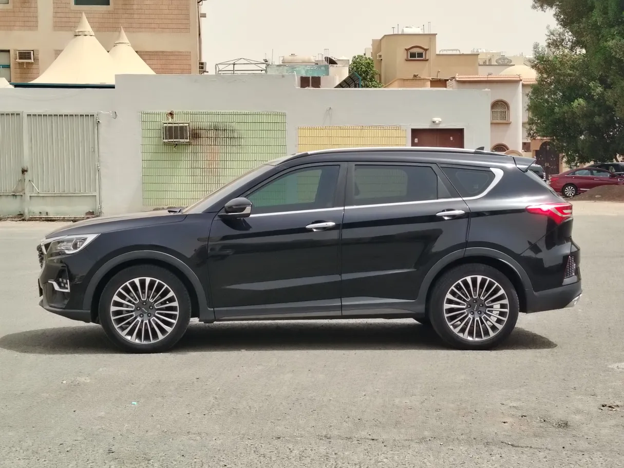 Car image 8