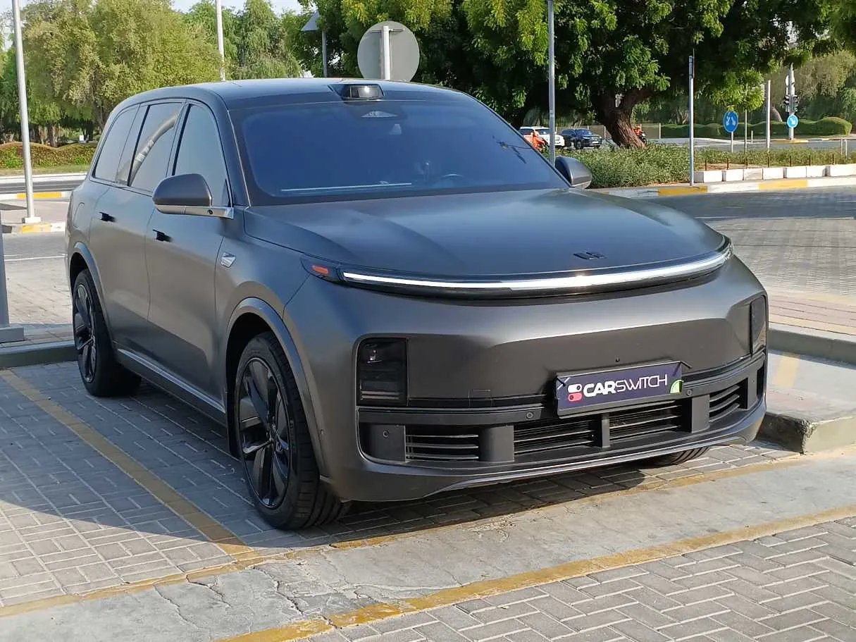 Car image 3
