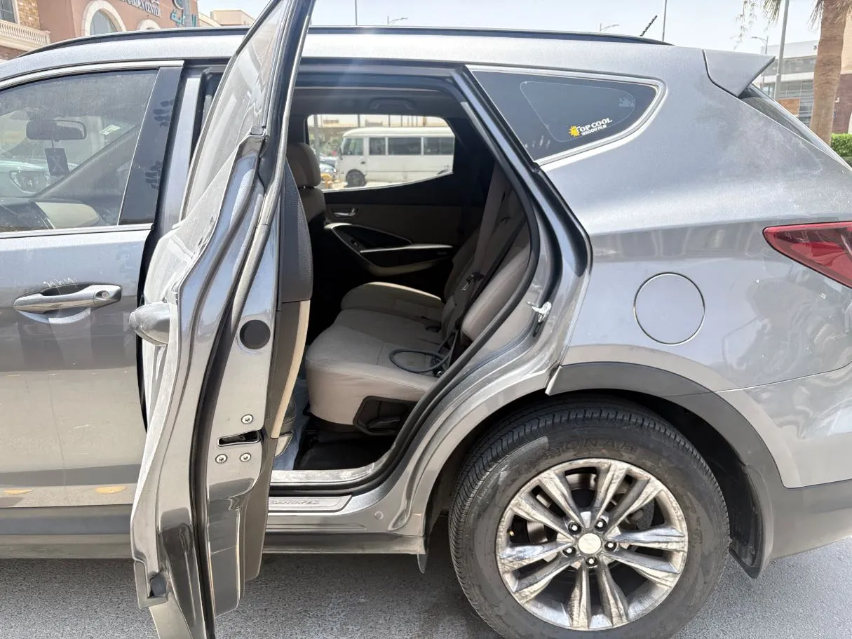 Car image 15