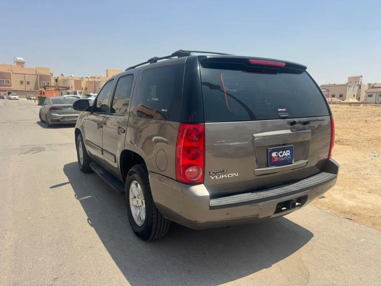 Car image 7