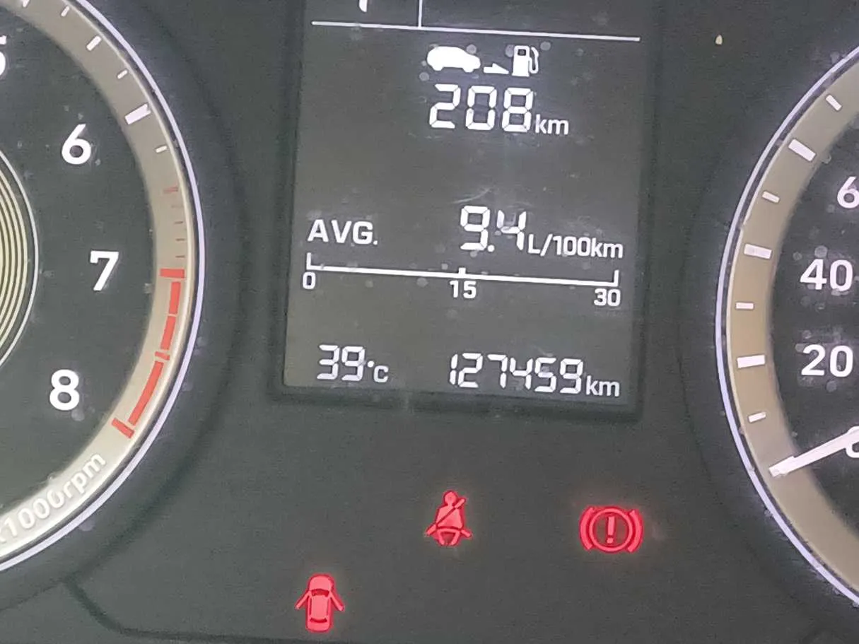 Car image 18